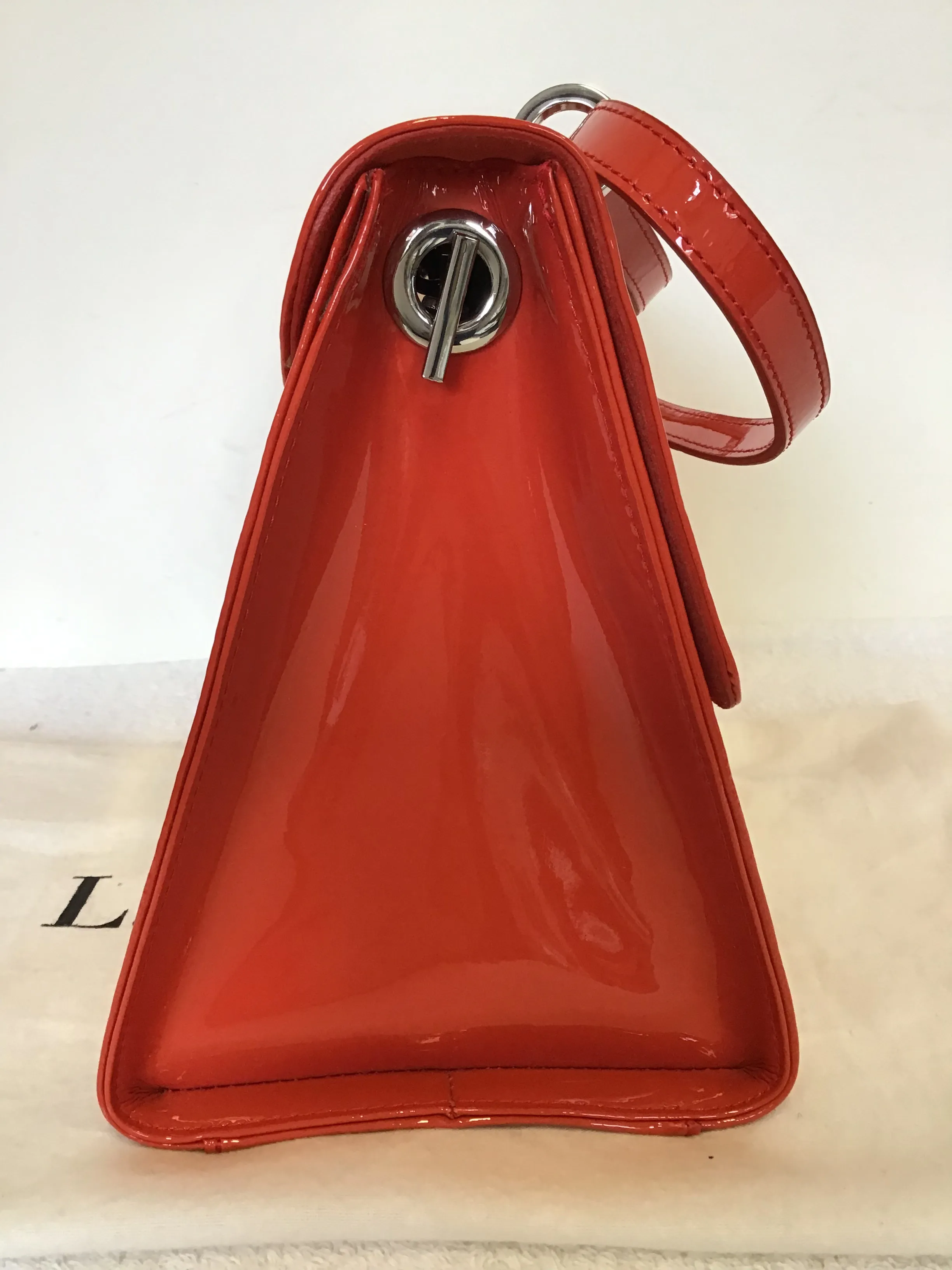 BRAND NEW LK BENNETT CORAL PATENT LEATHER HAND/ SHOULDER BAG