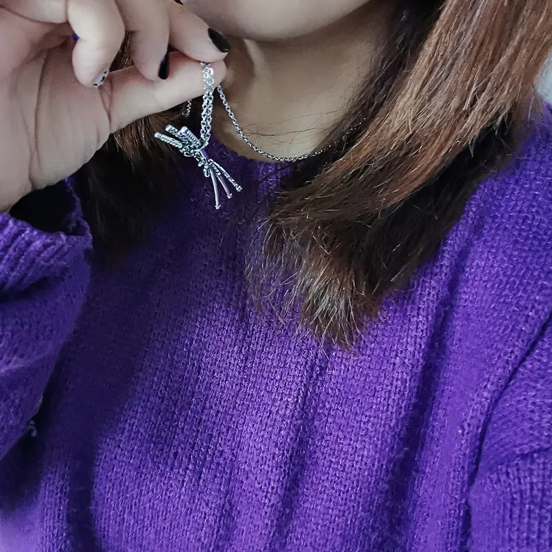 Cool Necklace Sauron Three-Knife Pendant Men and Women Ghost Cut Cos Anime Three-Knife Sword Flow Pendant Accessories