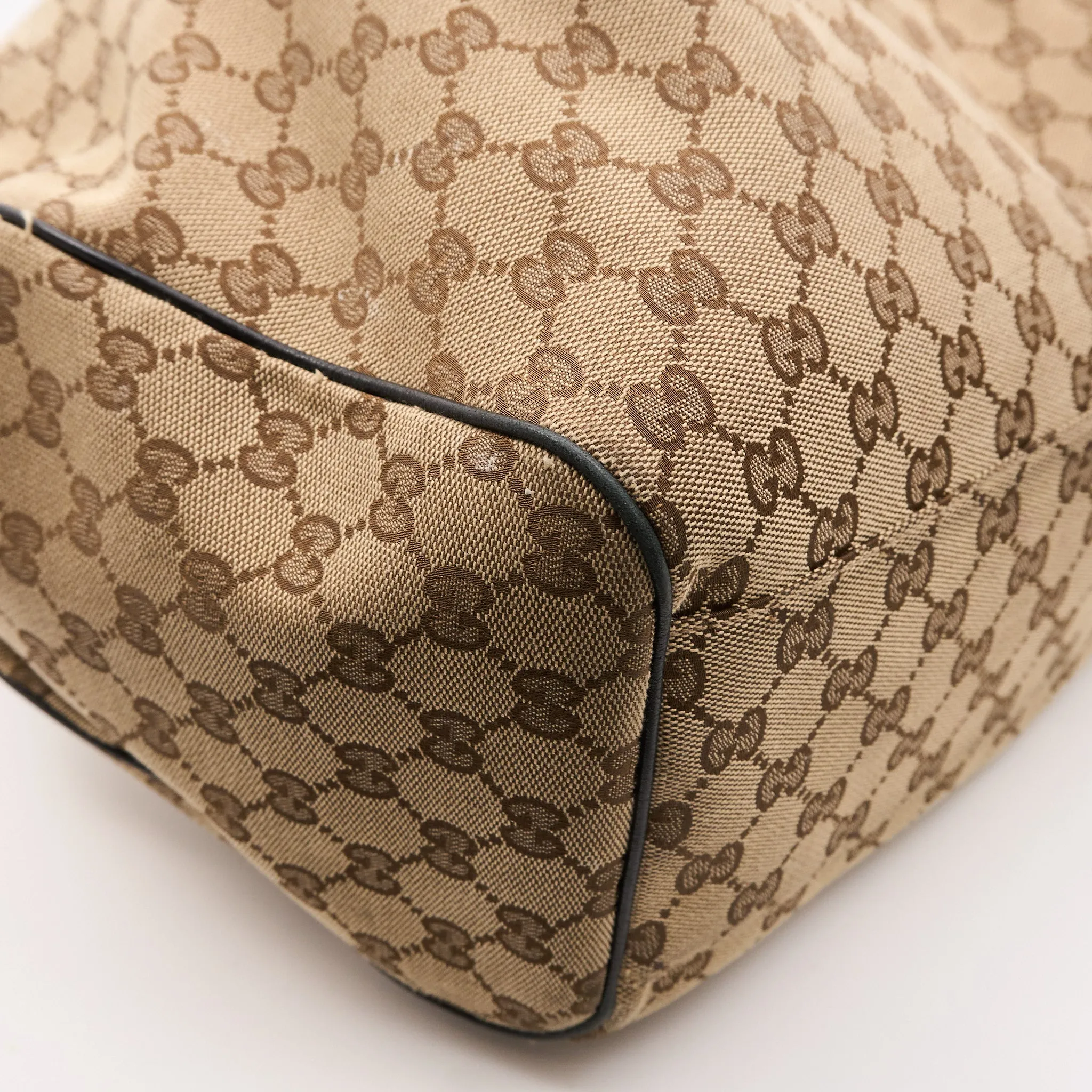 Gucci GG Supreme Canvas Shoulder Bag
